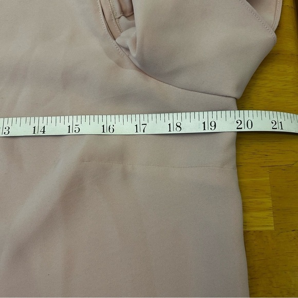 AMANDA UPRICHARD Dryden Cold Shoulder Top - Picture 8 of 9